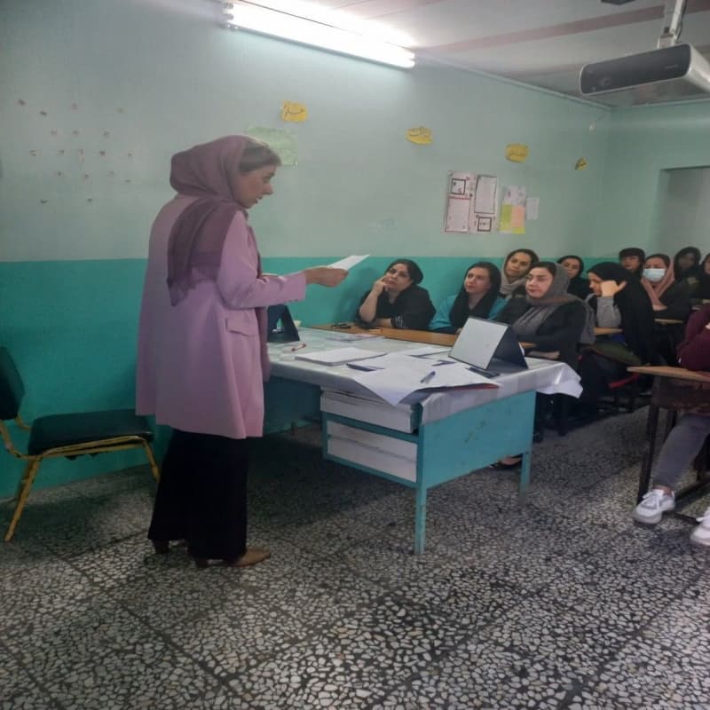 اولین جلسه آموزشی مشاوره با دانش آموزان پایه چهارم